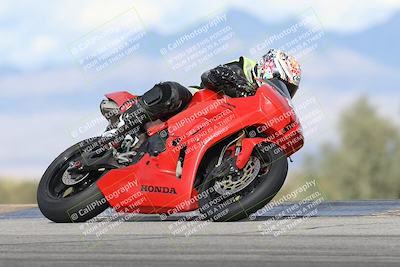 media/Nov-16-2025-Race Pace (Sun) [[8c5fa54630]]/Non Verified Riders (1st 20 Minutes)/7-Turn 9 Entry (210pm)/